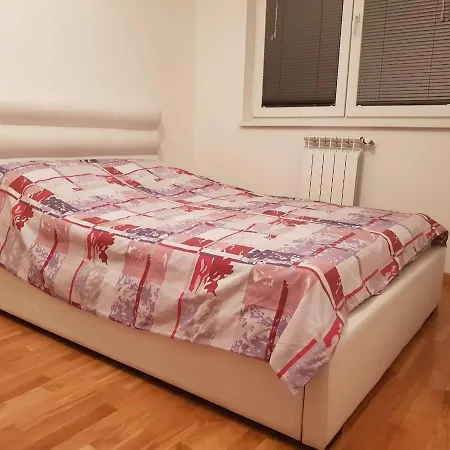 Bisera Apartment *